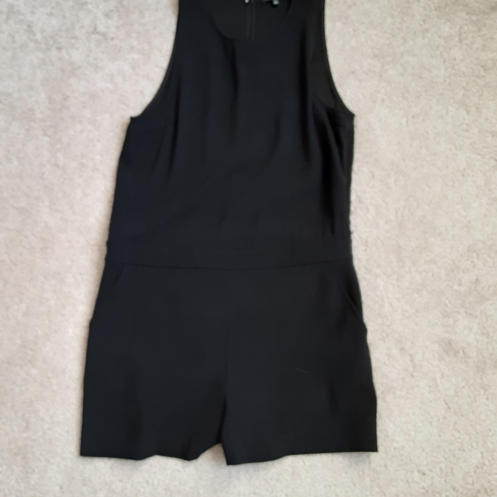 Aritzia Babaton dressy shorts onepiece